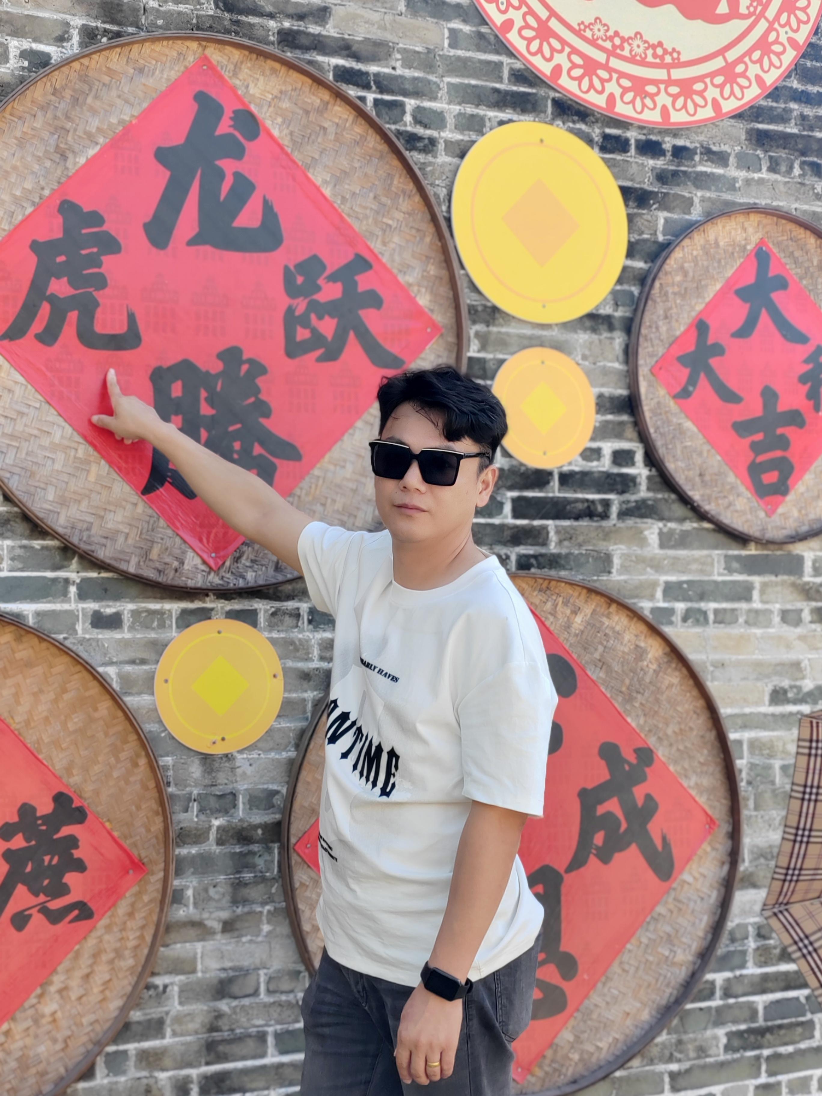 诗人头像