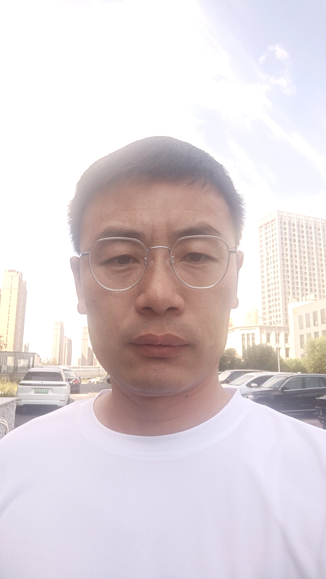 诗人头像