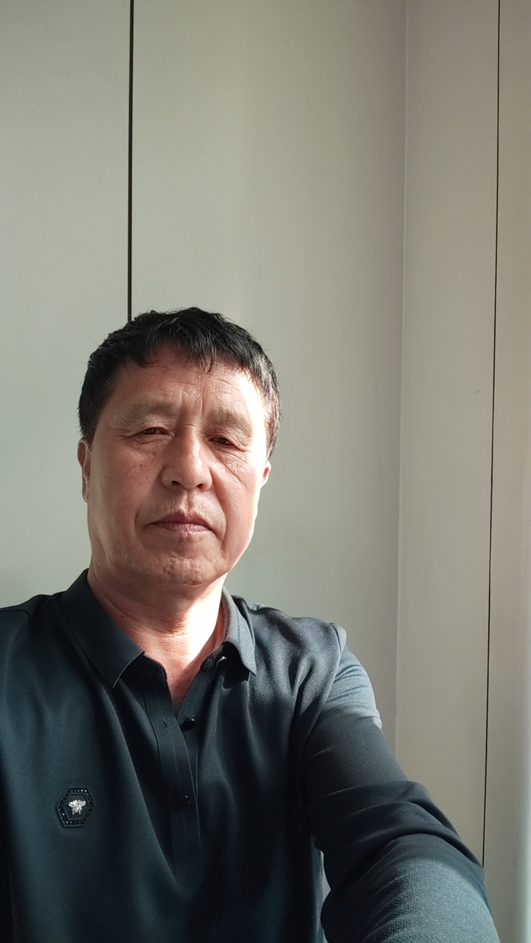 诗人头像