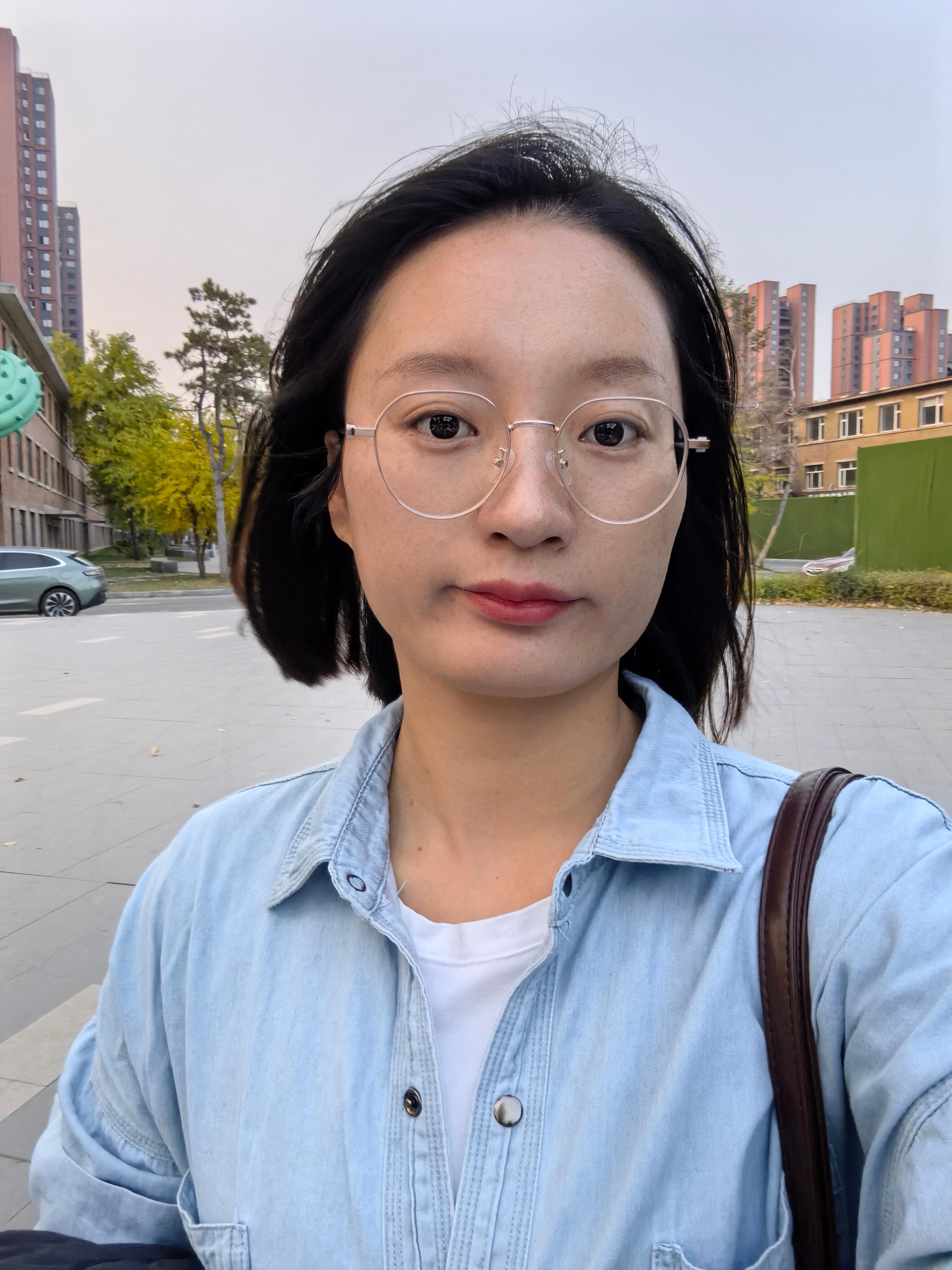 诗人头像