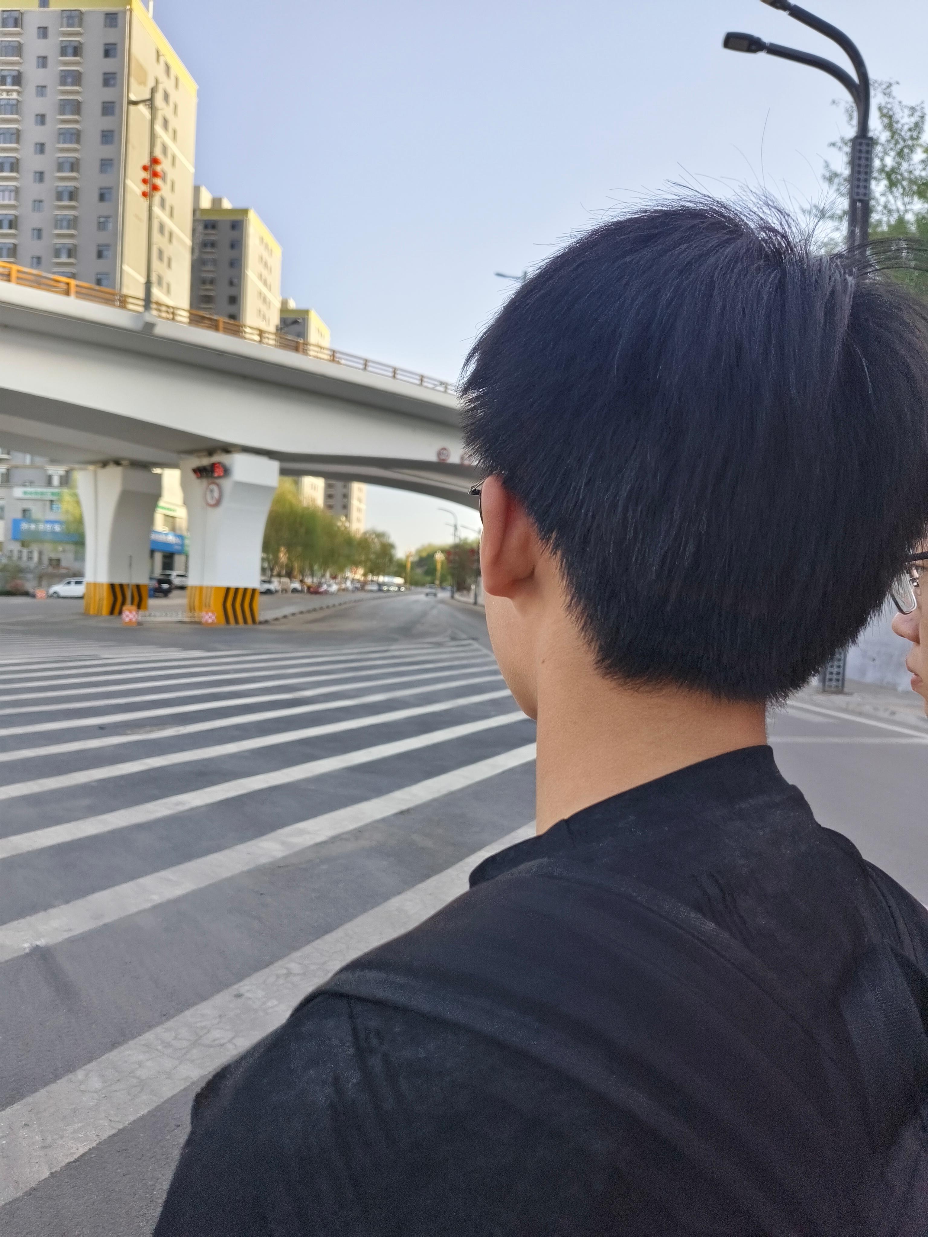 诗人头像