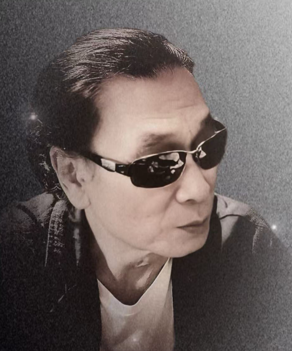 诗人头像
