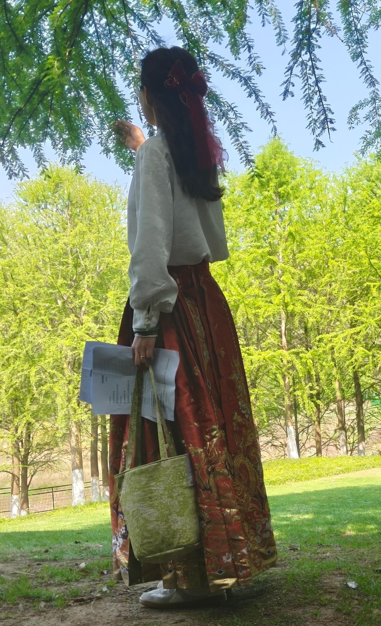 诗人头像