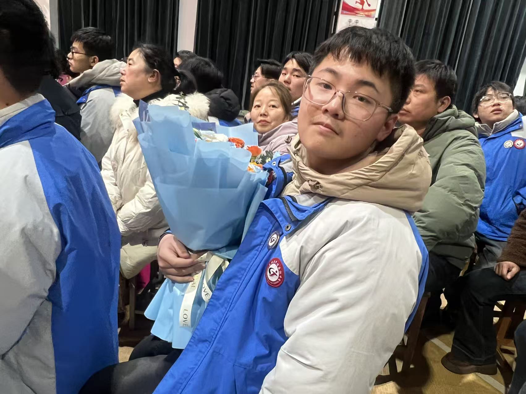 诗人头像