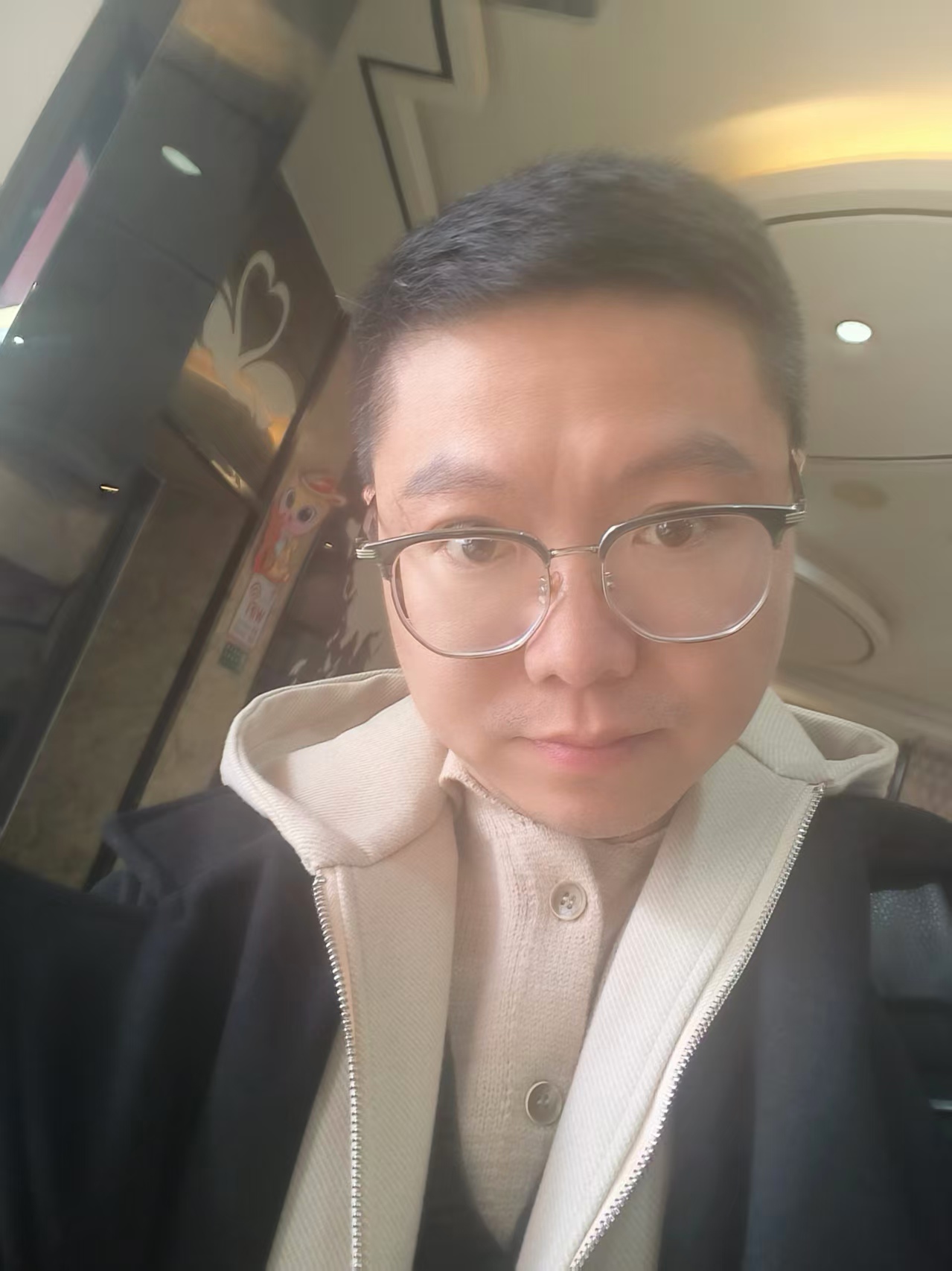 诗人头像