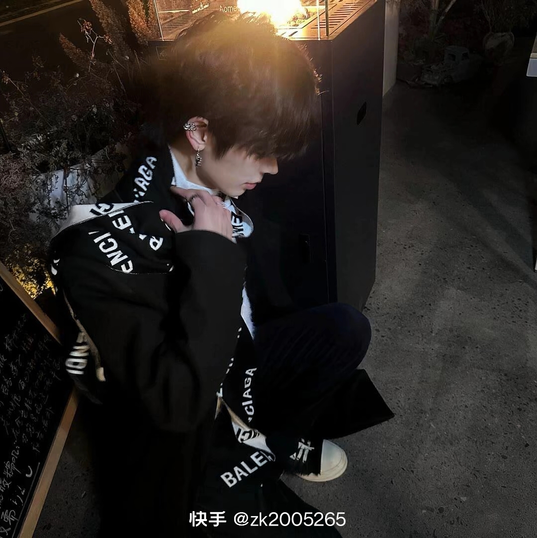 诗人头像