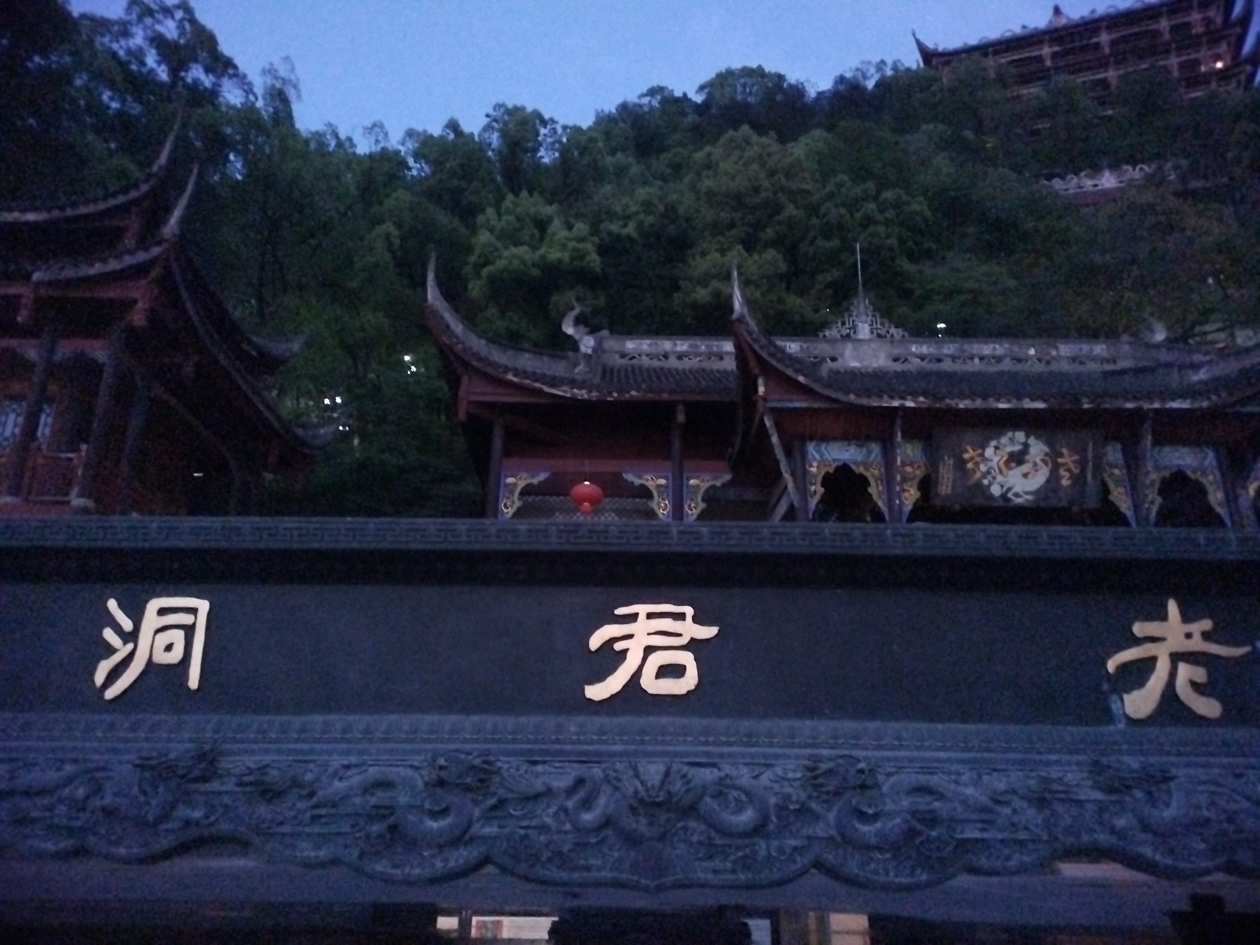 诗人头像