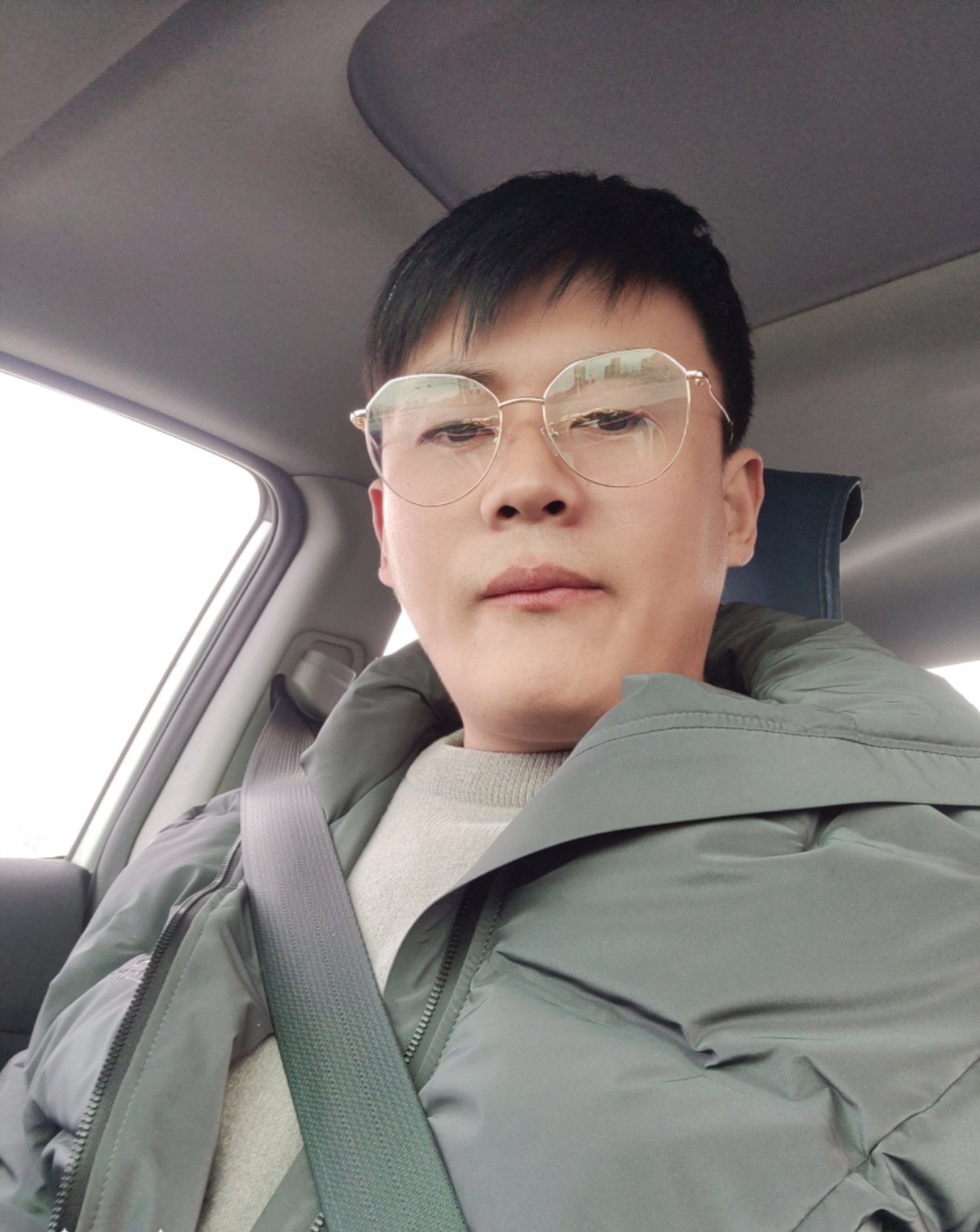 诗人头像