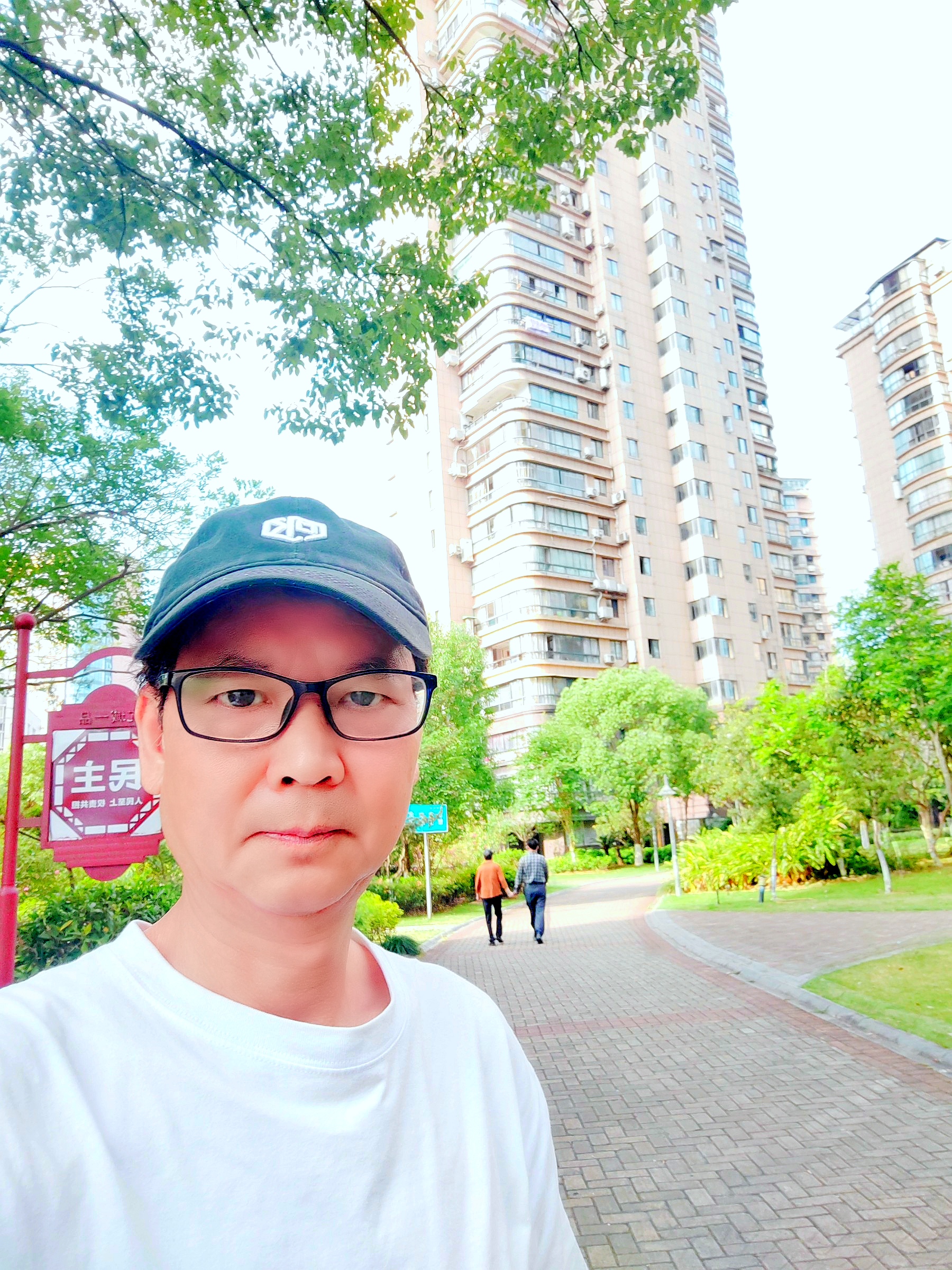 诗人头像