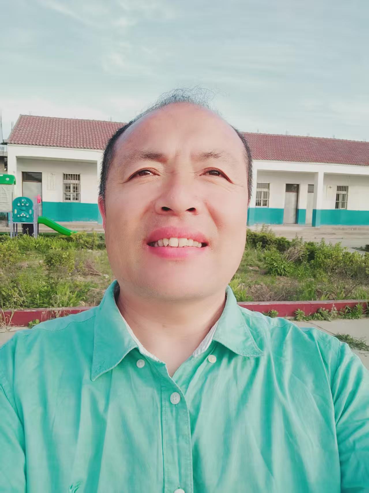 诗人头像