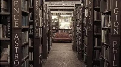 奥威尔:那些常来书店和读书会的人,都是缺乏存在感的