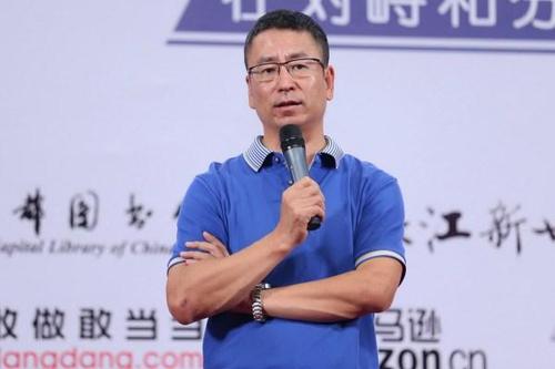 【文化观察】白岩松提案能救实体书店吗？