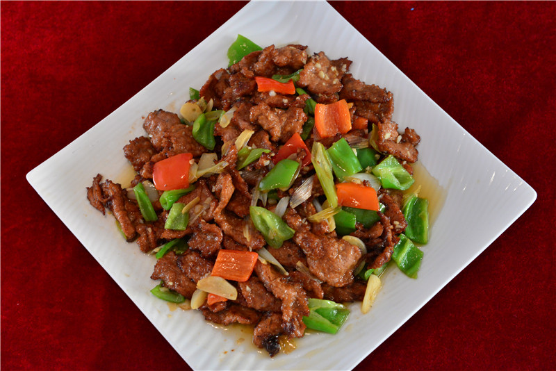 高山牧场、牛羊成群；山峦起伏，麦浪翻涌。这里有古城风貌，有草原风情，更有吃不完的美食。赏奇台美景之余，敬请参加奇台县“迎中秋、庆十一”诗歌征稿活动！获奖诗人可赴新疆奇台参加“迎中秋、庆十一”诗歌朗诵会，亲自观赏美景、品尝美食，往返交通及食宿费用由主办方承担！<a href="http://www.zgshige.cn/c/2016-08-10/1622271.shtml" target="_blank">点击此处查看投稿方式</a>