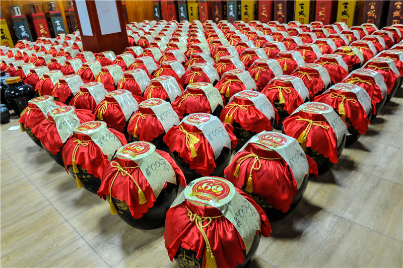 高山牧场、牛羊成群；山峦起伏，麦浪翻涌。这里有古城风貌，有草原风情，更有吃不完的美食。赏奇台美景之余，敬请参加奇台县“迎中秋、庆十一”诗歌征稿活动！获奖诗人可赴新疆奇台参加“迎中秋、庆十一”诗歌朗诵会，亲自观赏美景、品尝美食，往返交通及食宿费用由主办方承担！<a href="http://www.zgshige.cn/c/2016-08-10/1622271.shtml" target="_blank">点击此处查看投稿方式</a>