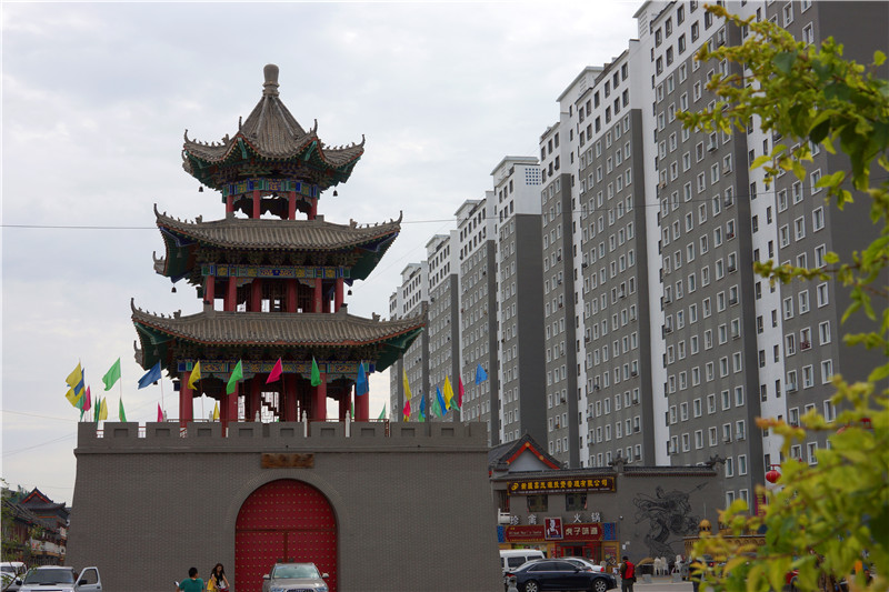 高山牧场、牛羊成群；山峦起伏，麦浪翻涌。这里有古城风貌，有草原风情，更有吃不完的美食。赏奇台美景之余，敬请参加奇台县“迎中秋、庆十一”诗歌征稿活动！获奖诗人可赴新疆奇台参加“迎中秋、庆十一”诗歌朗诵会，亲自观赏美景、品尝美食，往返交通及食宿费用由主办方承担！<a href="http://www.zgshige.cn/c/2016-08-10/1622271.shtml" target="_blank">点击此处查看投稿方式</a>