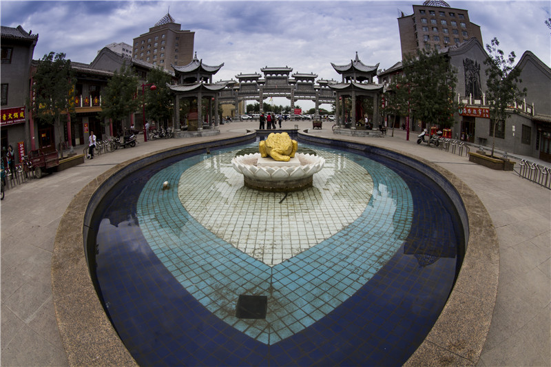 高山牧场、牛羊成群；山峦起伏，麦浪翻涌。这里有古城风貌，有草原风情，更有吃不完的美食。赏奇台美景之余，敬请参加奇台县“迎中秋、庆十一”诗歌征稿活动！获奖诗人可赴新疆奇台参加“迎中秋、庆十一”诗歌朗诵会，亲自观赏美景、品尝美食，往返交通及食宿费用由主办方承担！<a href="http://www.zgshige.cn/c/2016-08-10/1622271.shtml" target="_blank">点击此处查看投稿方式</a>