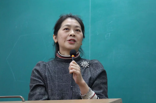 迟子建纵谈中外古今诗歌