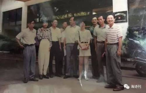 红帆创建初期远岸、艾子、黄承利与舒婷一起