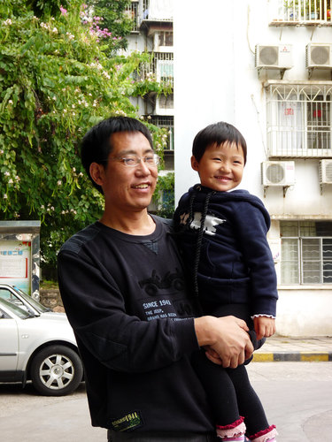 2012年在深圳，怀抱的是我的小外甥女