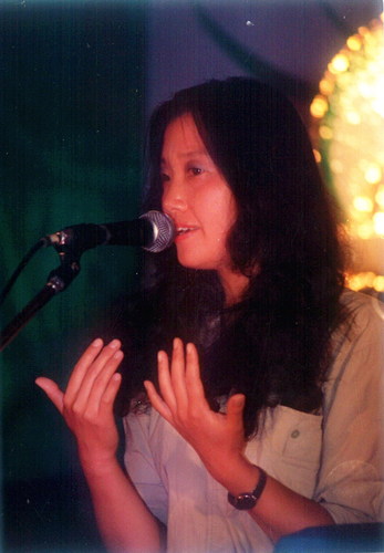 1988年参加青年诗人朗诵会。