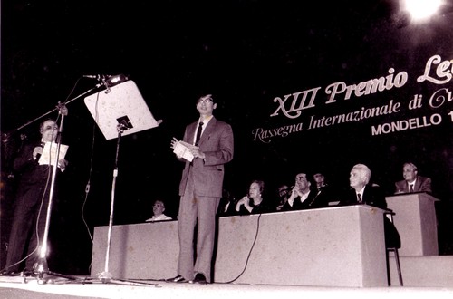 图志21，在意大利西西里参加诗歌节朗颂作品1987