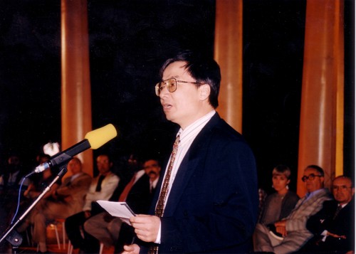 图志28，在马其顿斯特鲁加诗歌节演讲1997