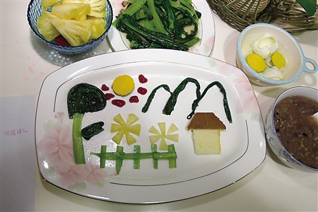 　　美轮美奂的诗意早餐 本组图片由记者 李化 摄