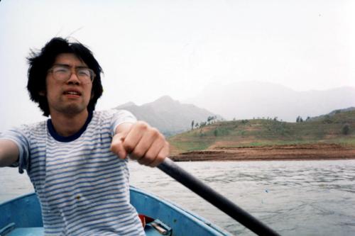 c西川大学时代或者刚刚参加工作，当时已经在写新诗了