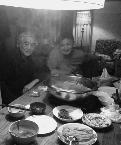 杨卫与著名诗人芒克，2014