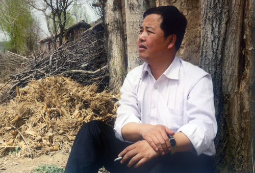 37、2007年,子午岭边,故作沉思状