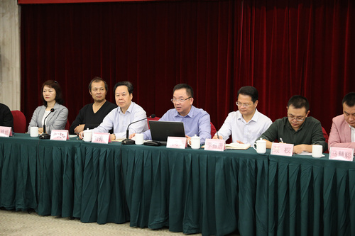 广西文联党组成员、副主席石才夫