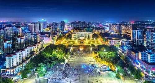 寮步镇中心区夜景（张超满摄）