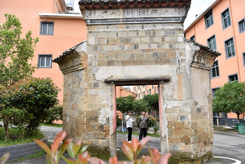 de7c7d5b75a3f2acf220cfec2677db9