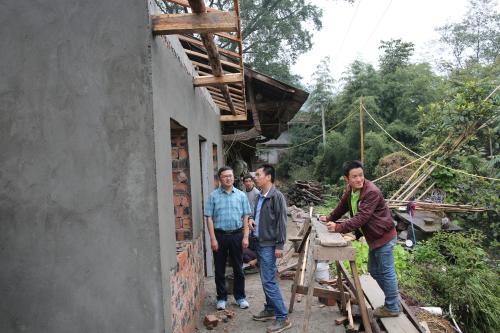 了解“三房”改造情况