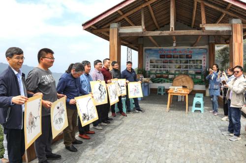 送文艺下乡到柏香村