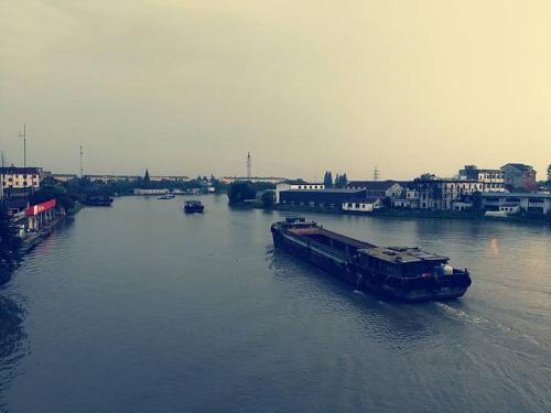 16462900179265237976009849385811