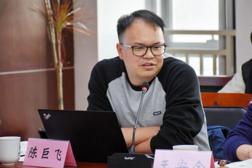 retouch_2023112519544287