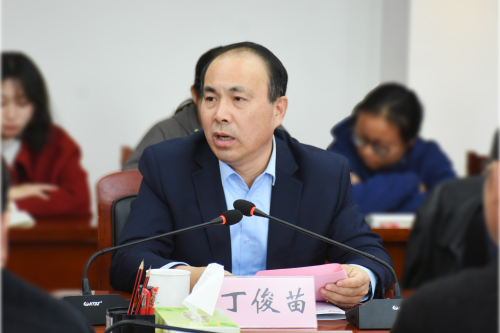 retouch_2023112519370863