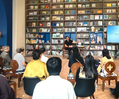 陈应松与蒙自的文学爱好者交流